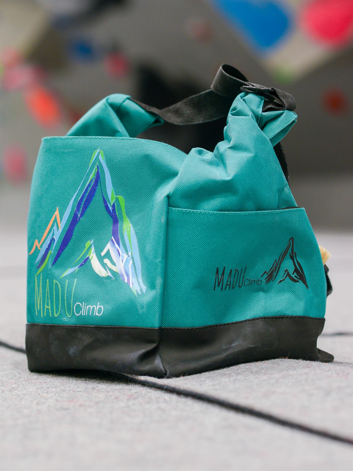 Chalk bags & buckets